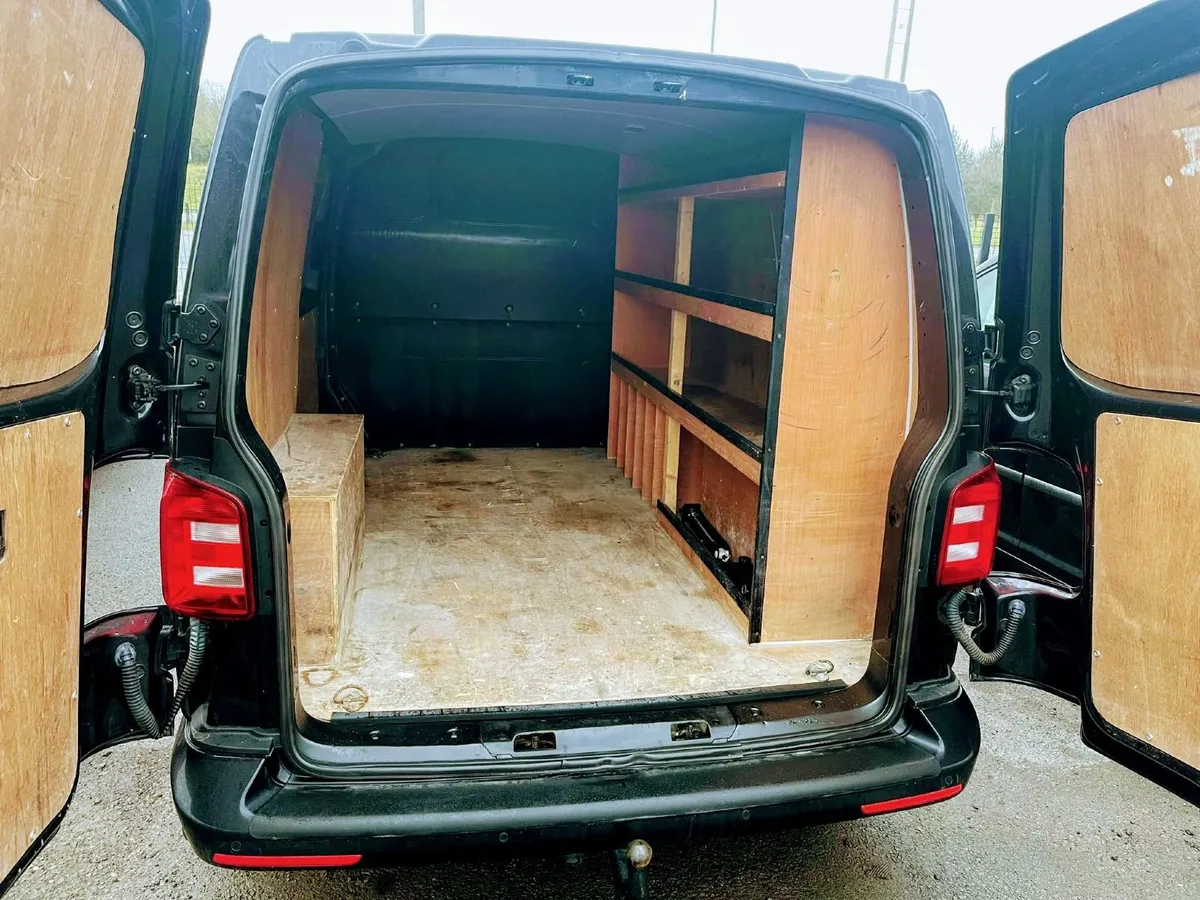 Volkswagen Transporter 2017 - Image 3