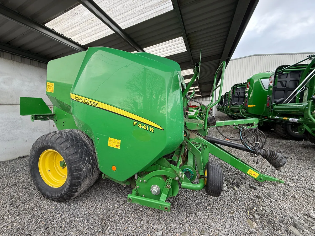 2020 John Deere F441R Round Baler - Image 1