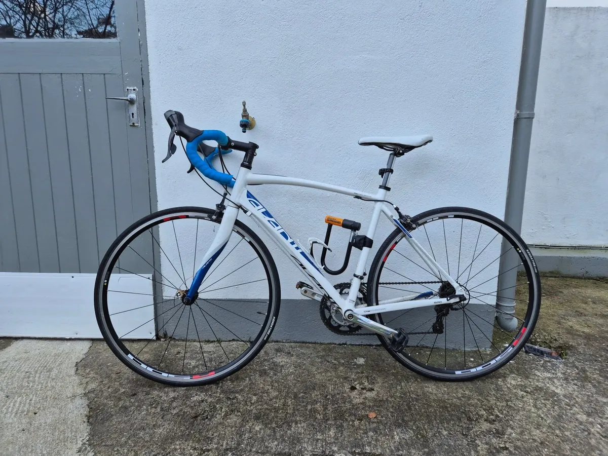 Road bike - Image 2