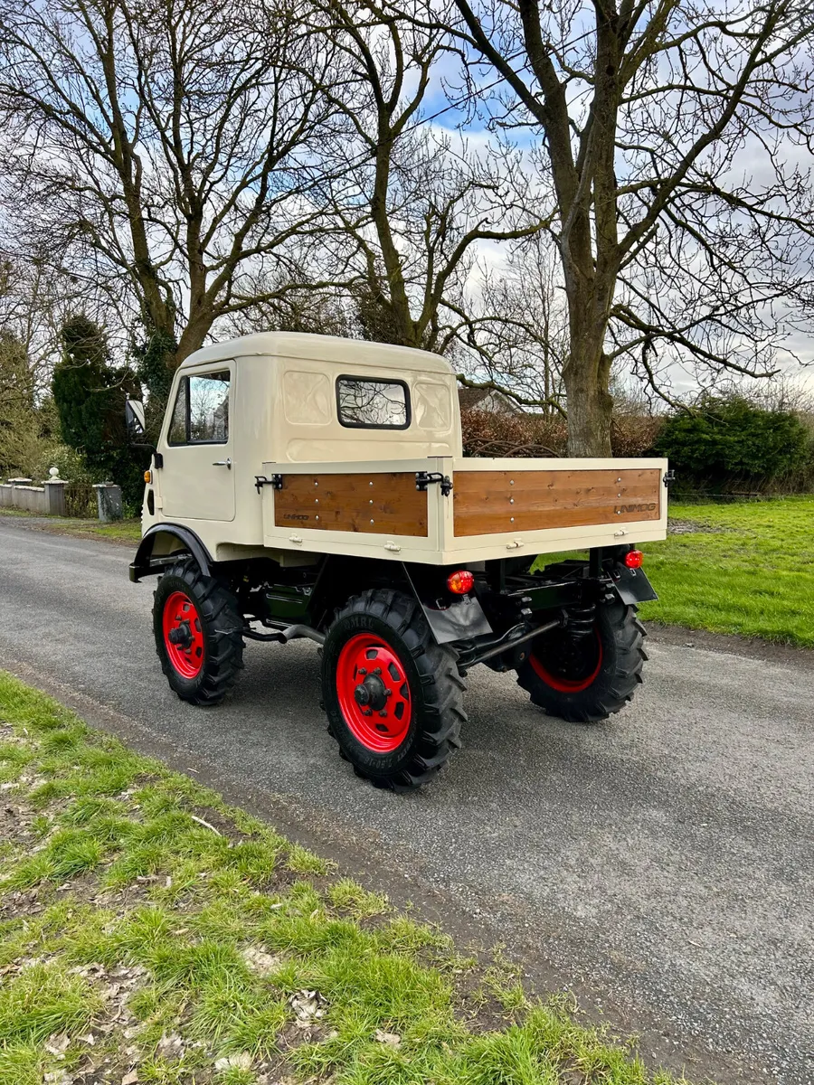 Stunning Mercedes Unimog - Image 4