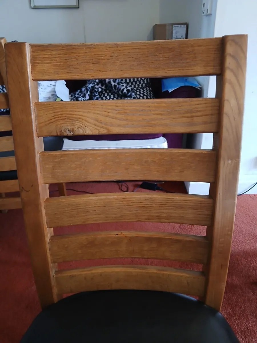 Table & Chairs - Image 4