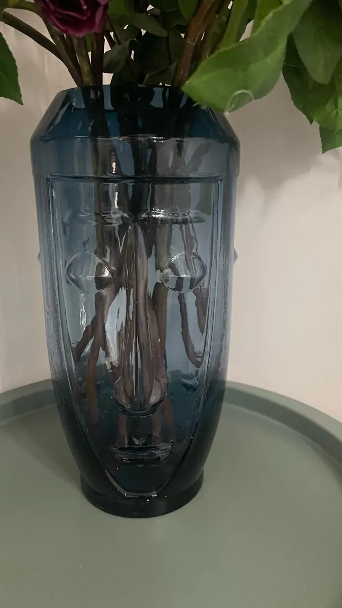 Blue Glass vase and flower stems - Image 3