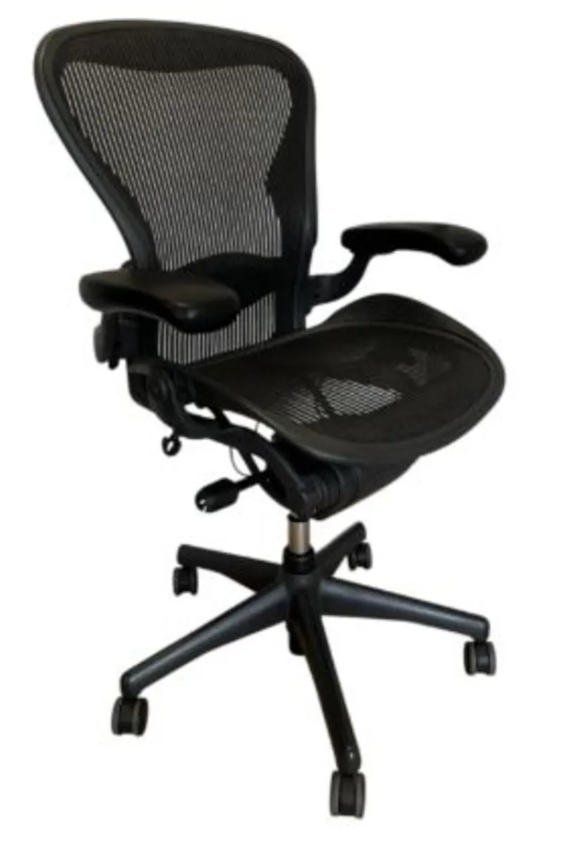Herman Miller Aeron – Size B (Fully Refurbished) - Image 1