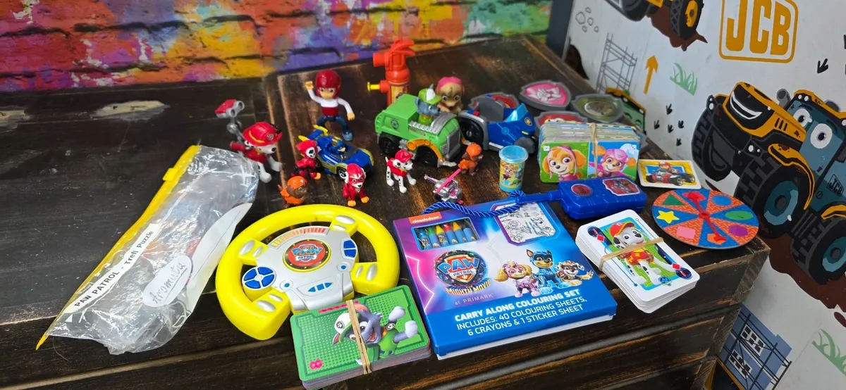 Paw Patrol vehicles, figures and accessories - Image 1