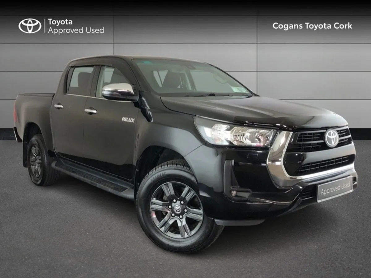 Toyota Hilux SR5 DOUBLE CAB 4DR - Image 1