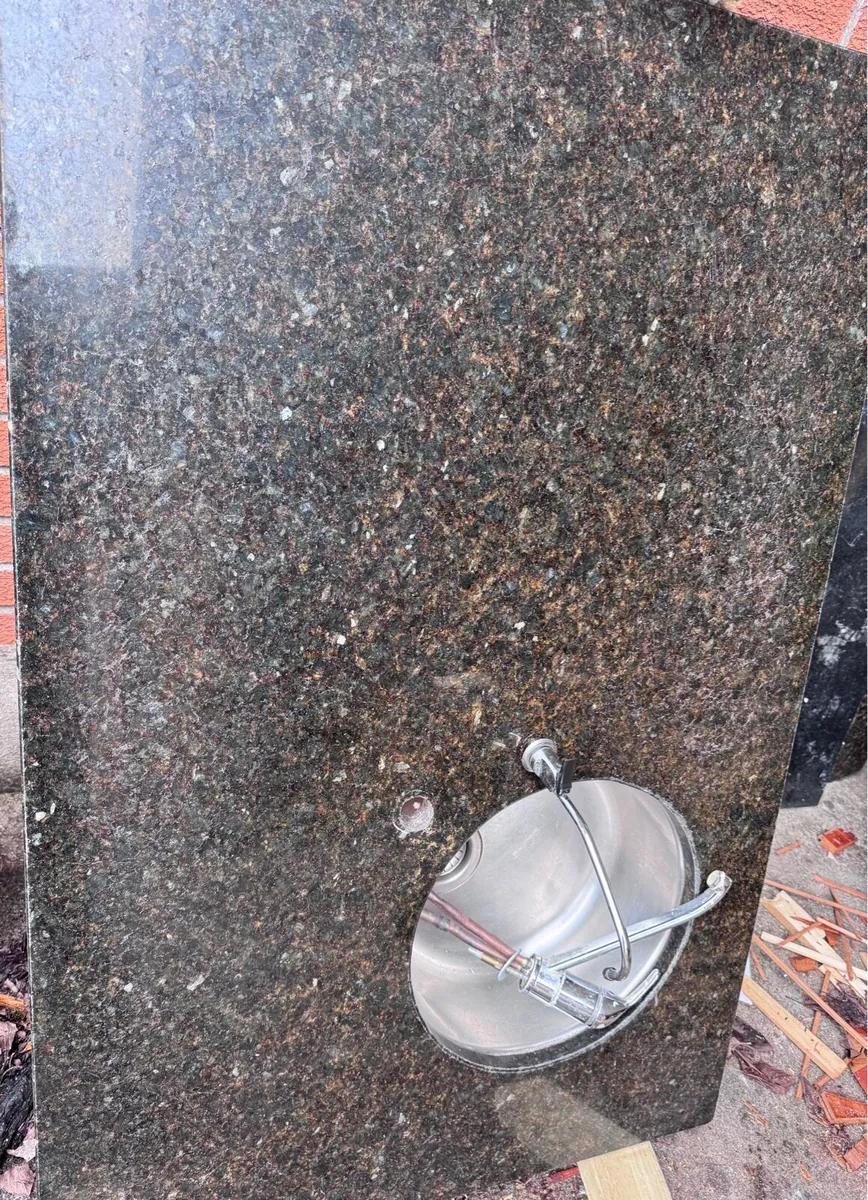 Granite worktop for kitchen island - Image 2