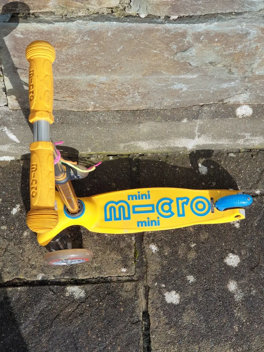 Mini Micro kids scooter yellow - Image 3