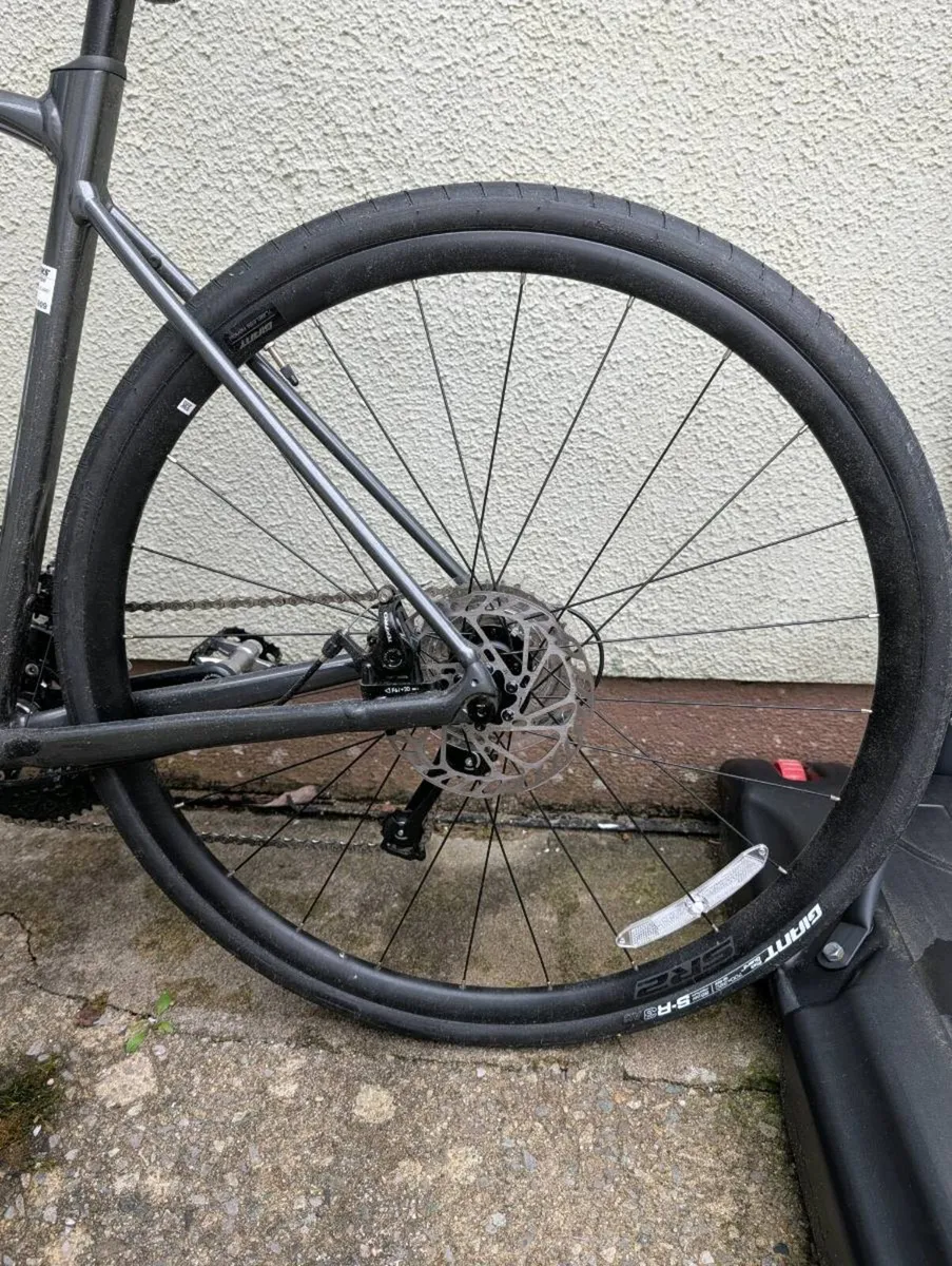 Like New ML Giant Contend AR 3 <400km - Image 2