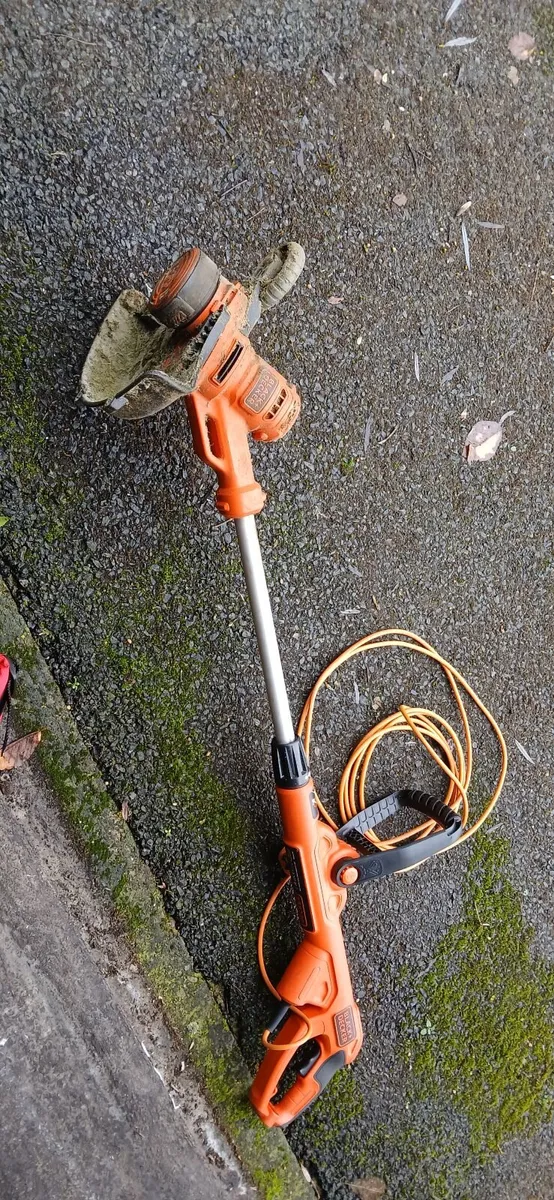 Black and decker grass strimmer. - Image 3