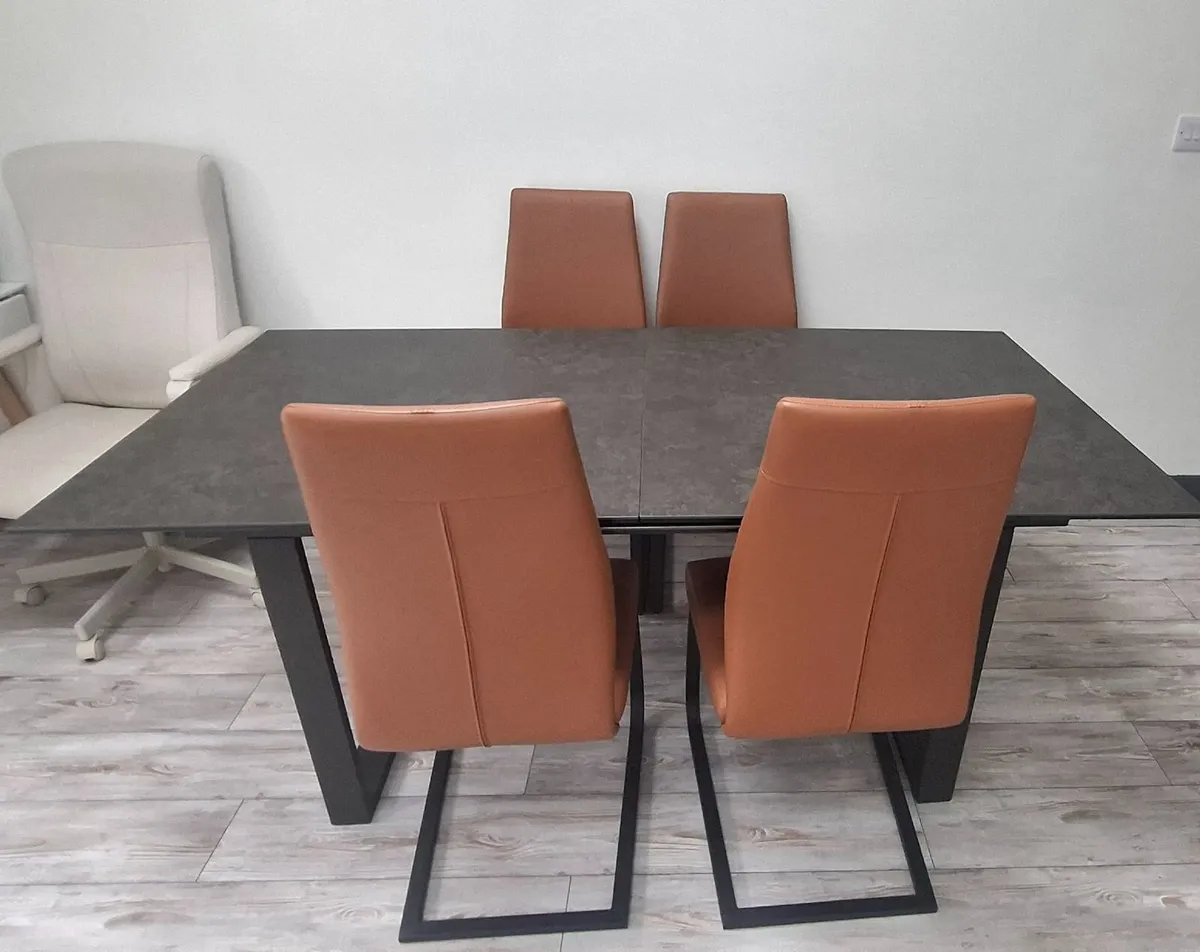 Monterrey Extending Dining table and chairs - Image 4