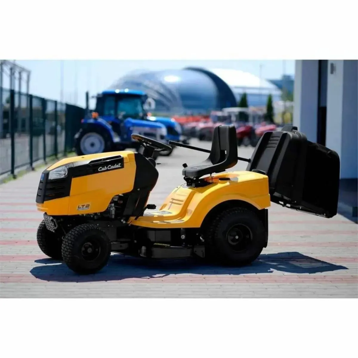 The LT2 NR92 Garden Tractor - Image 4