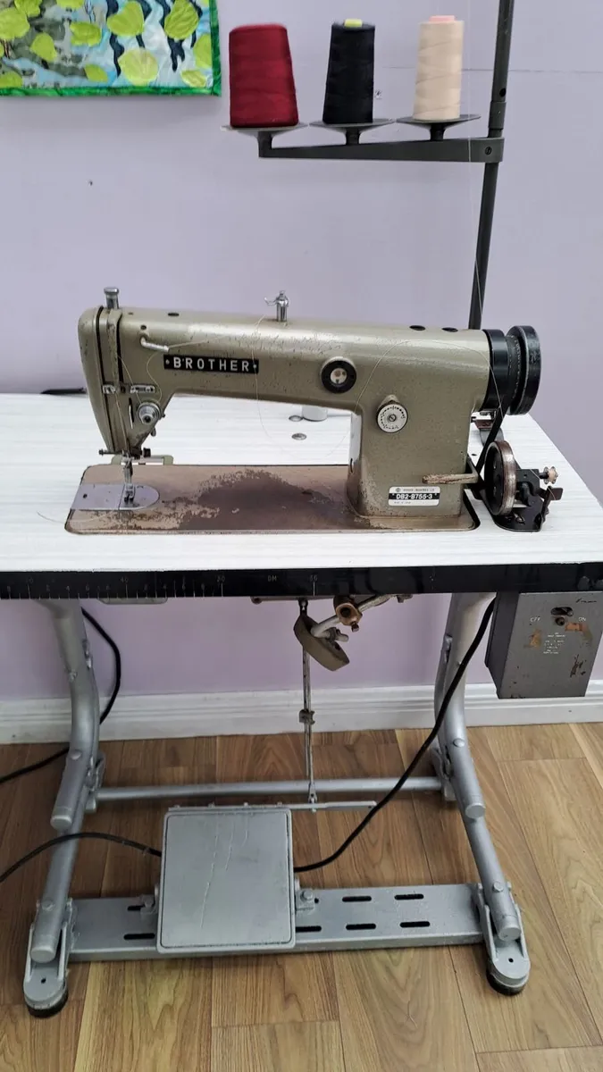Sewing machine - Image 1