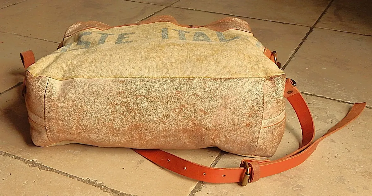 OSTE ITALIA brand Ladies Leather Handbag - Image 3