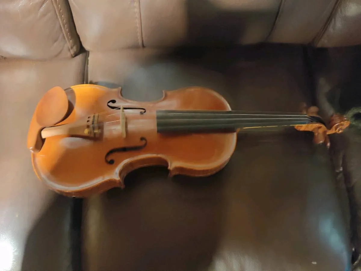 Broughton fiddle - Image 2