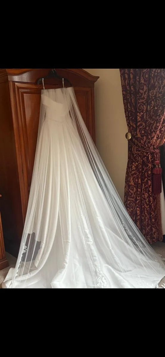 Beautiful cathedral length veil - Image 2