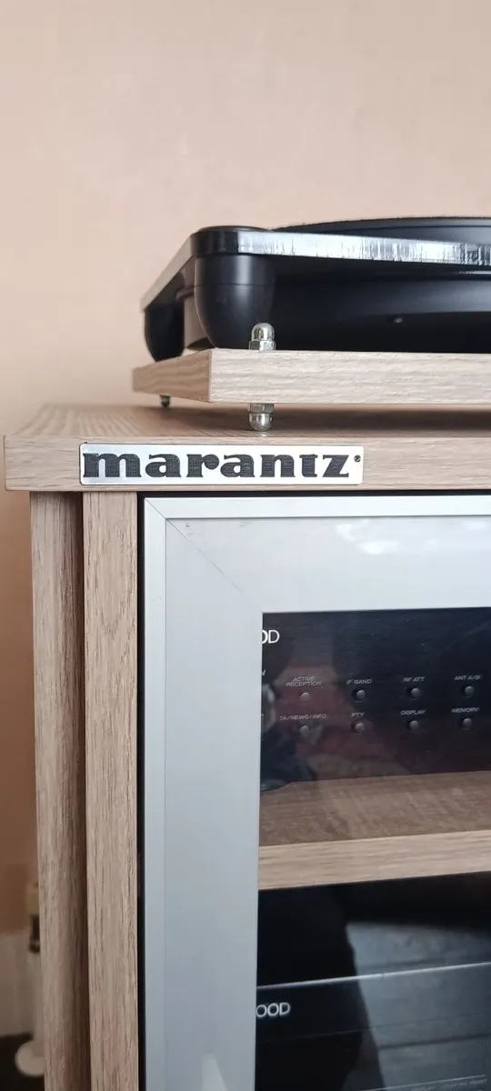 Delivery Marantz HiFi rack with LED lights - Image 3