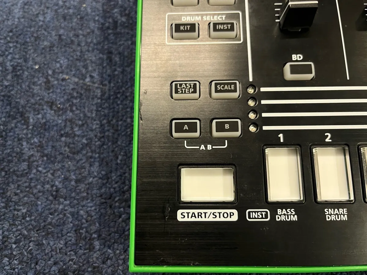 Roland Tr-8 - Image 3