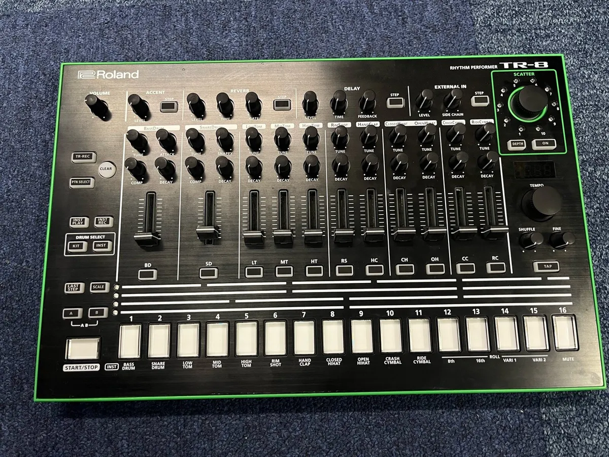 Roland Tr-8 - Image 2