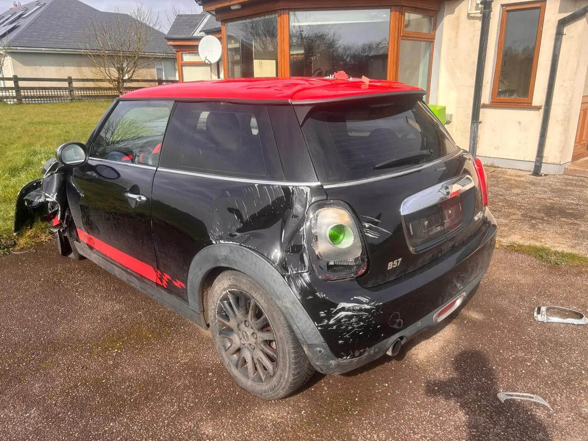 Mini Cooper 2014 - Image 2