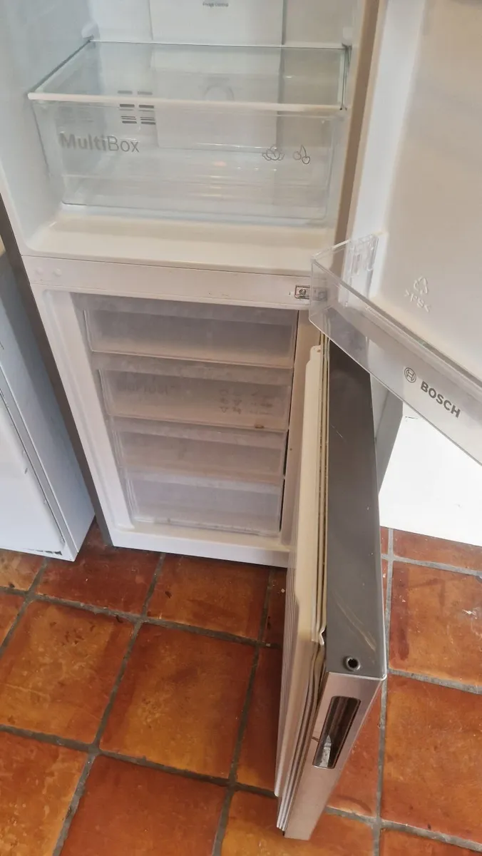 Bosche Fridge- freezer - Image 3