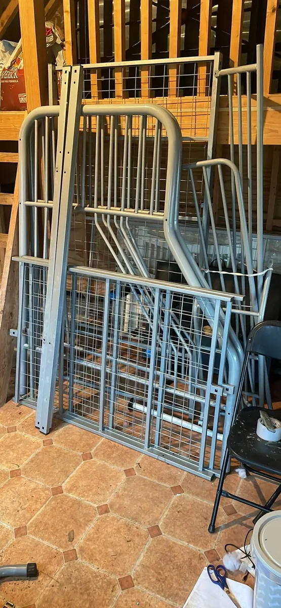 Double bed frame - Image 1