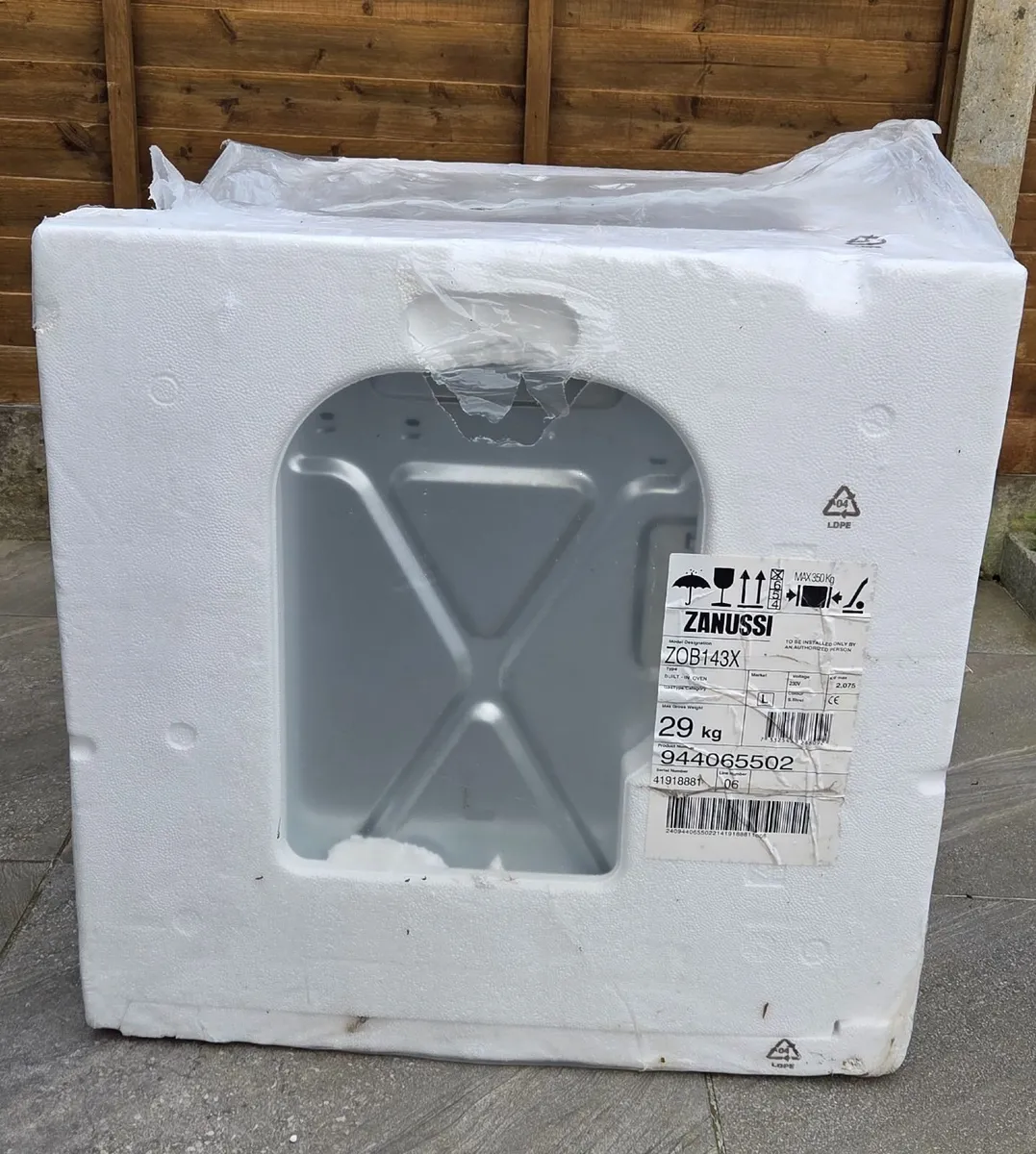 New Zanussi single oven - Image 2