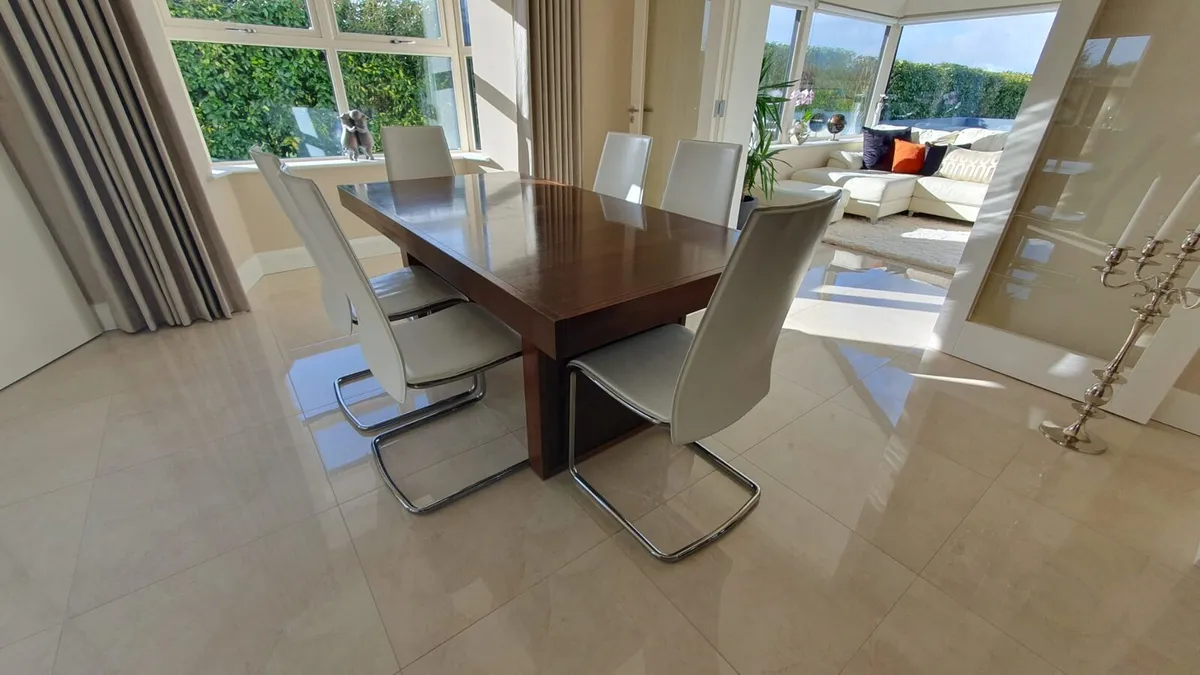 Dining table and 6 chairs - Image 3