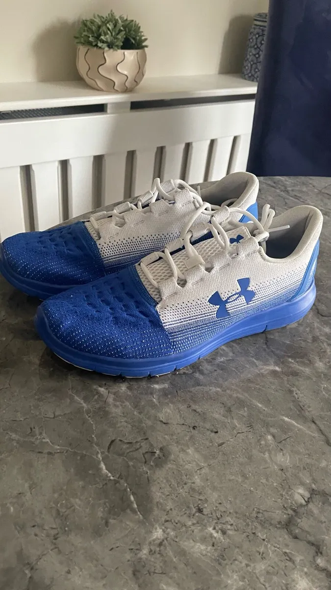 Under Armour Trainers size 10 - Image 1