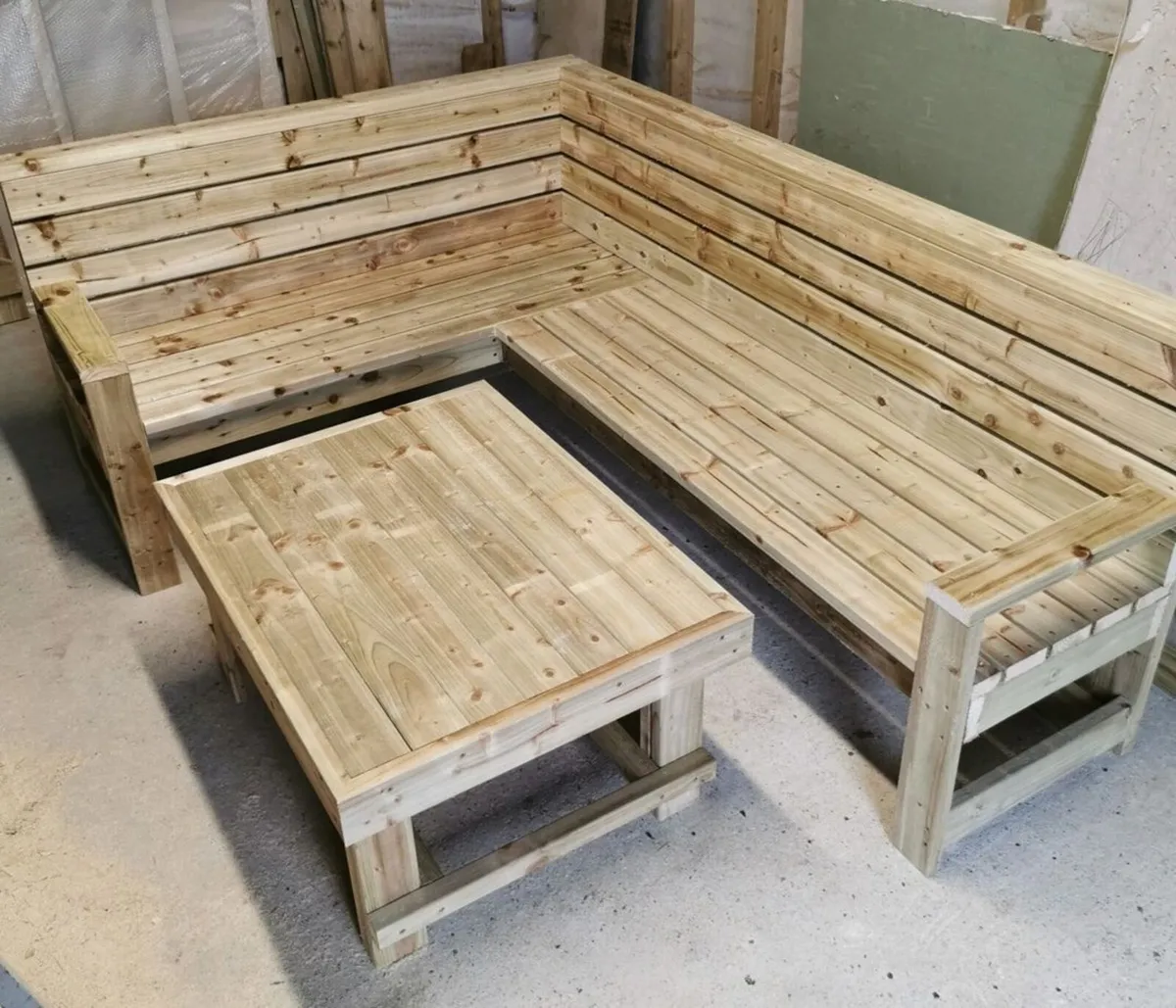 Garden furniture - Image 1