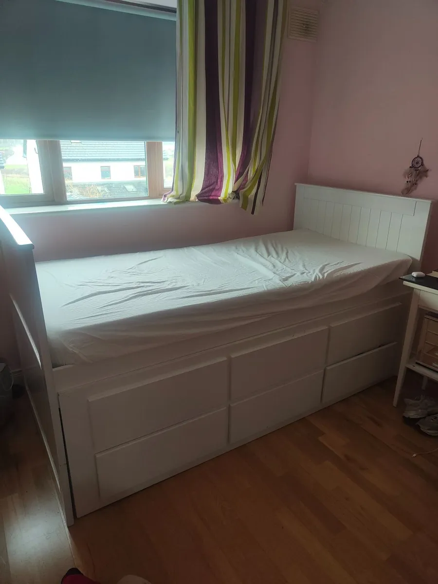 Single bed with pull out bed and drawers - Image 2