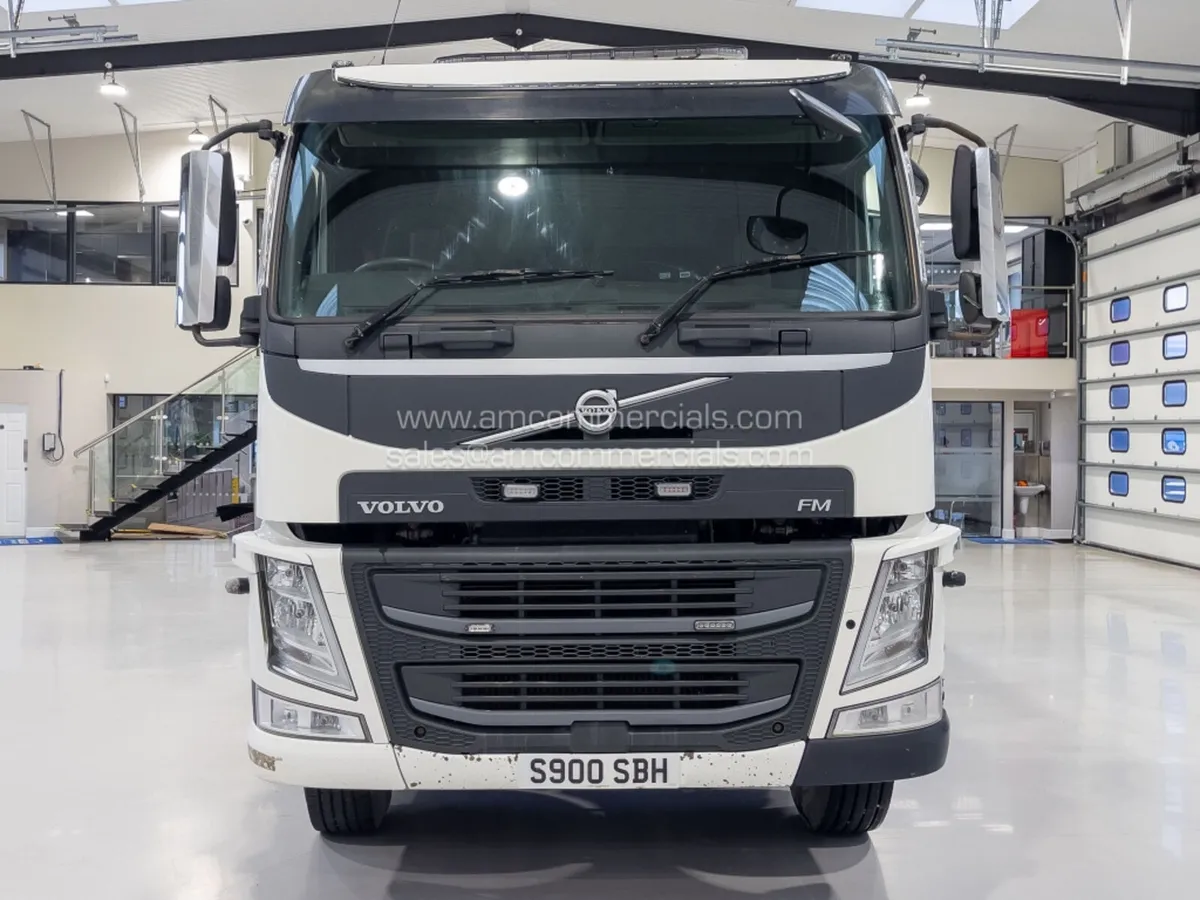 2015 (65) VOLVO FM 410 INSULATED TAR SPEC TIPPER - Image 2