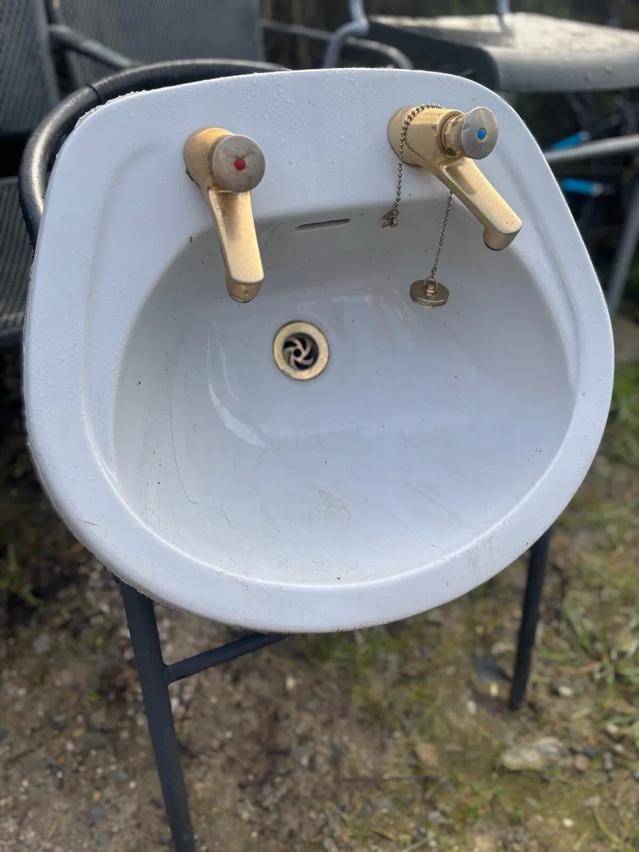 Shires 500mm Bowl sink x 4 - Image 1