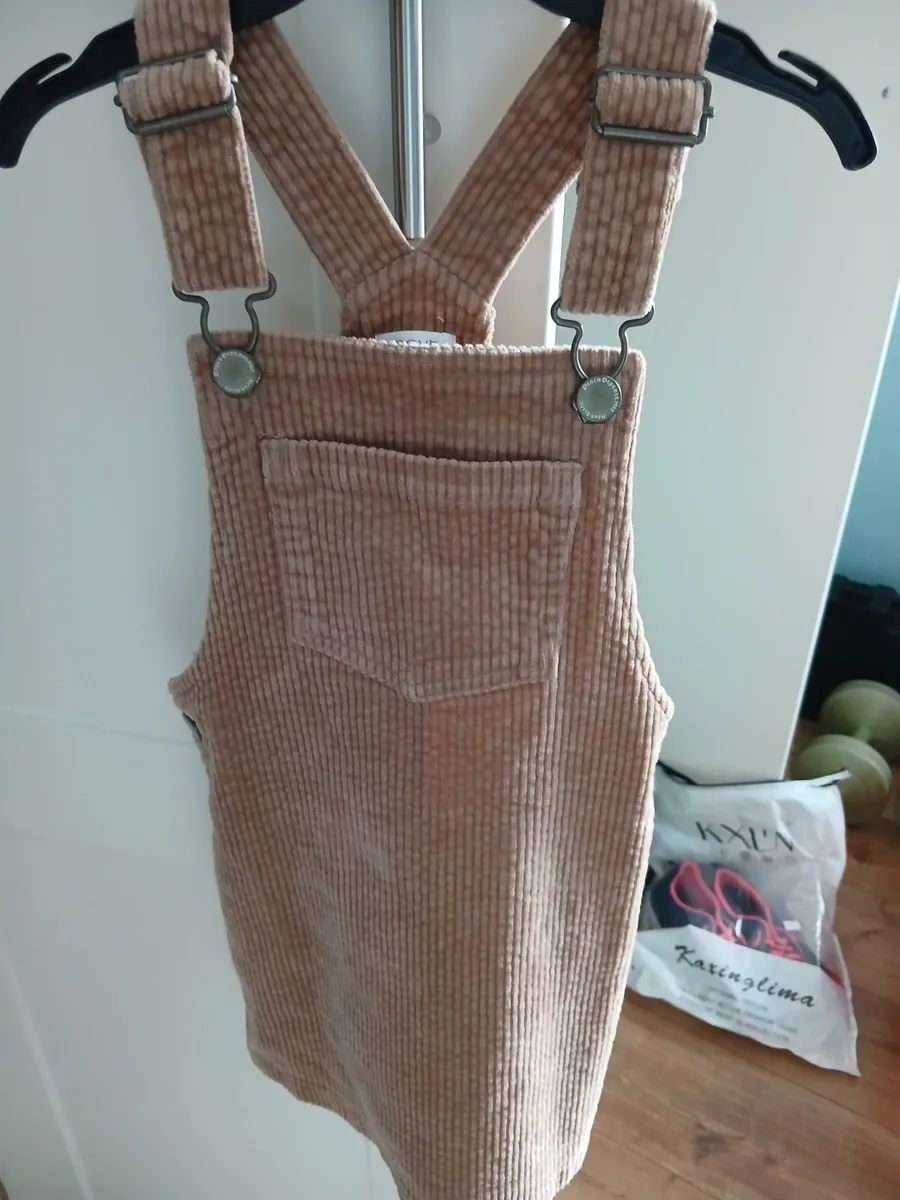 Very Large Bundle of Girls Clothes - Image 4