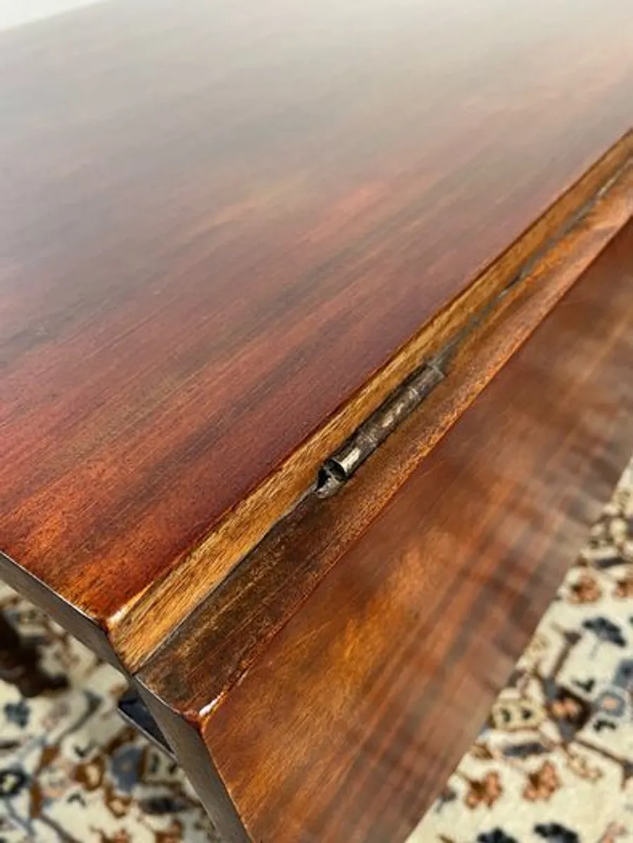 A 19h Century Mahogany Pembroke Drop Leaf Table. - Image 3