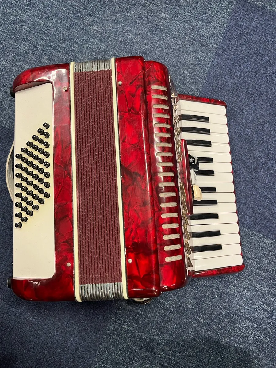 48bass Piano Accordion - Image 2