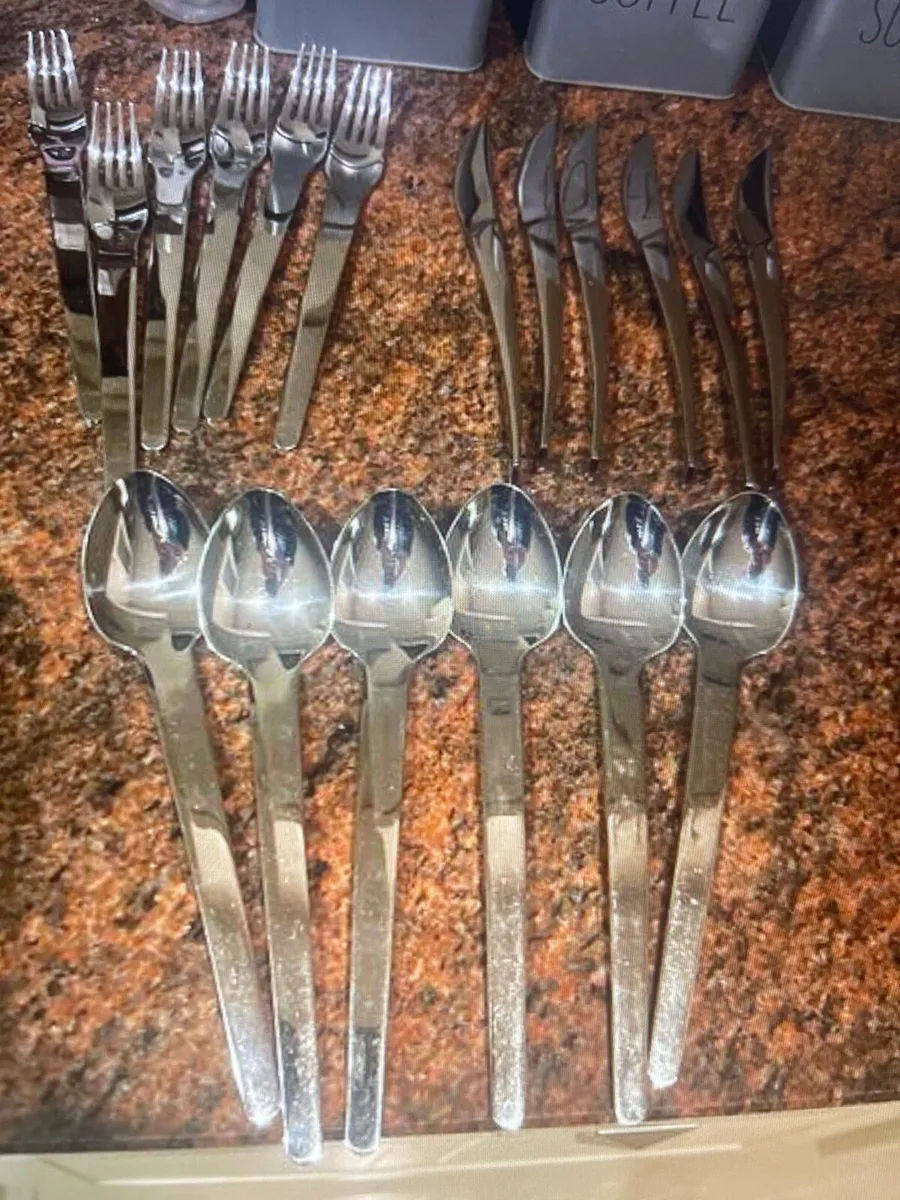 18 piece newbridge cutlery set - Image 2