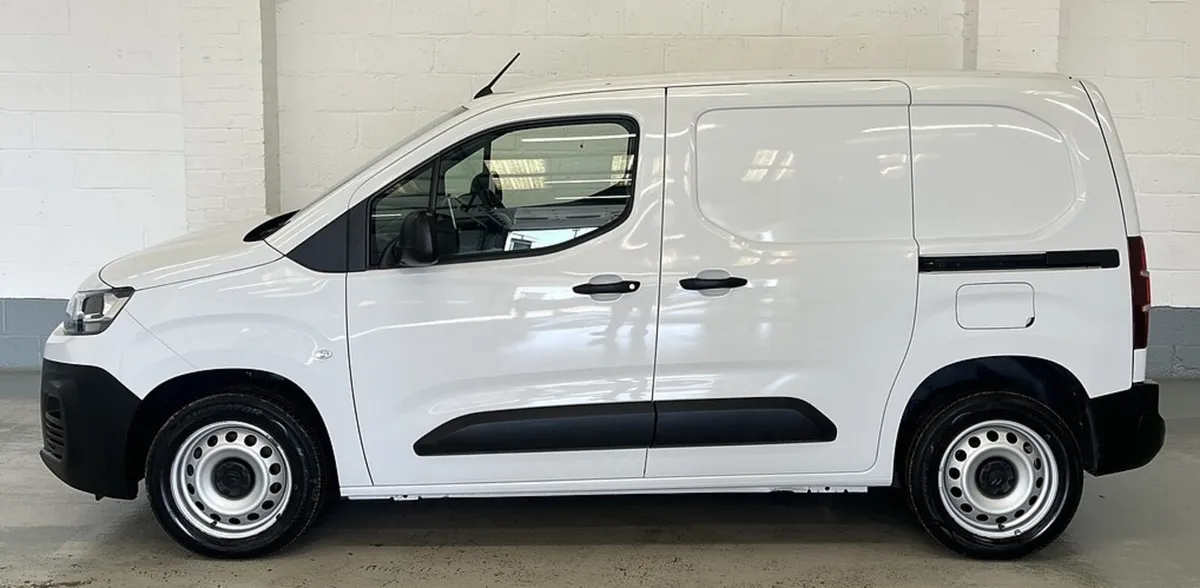 2022 Citroen Berlingo Small Panel Van - Image 4