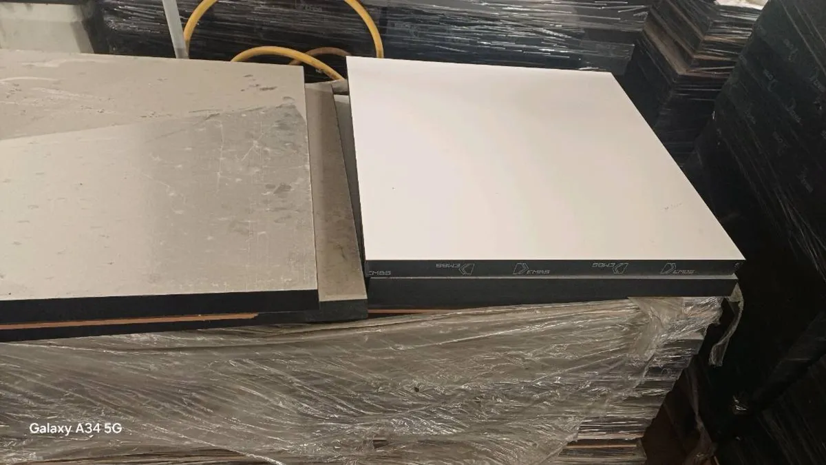 Floor panels - Image 2