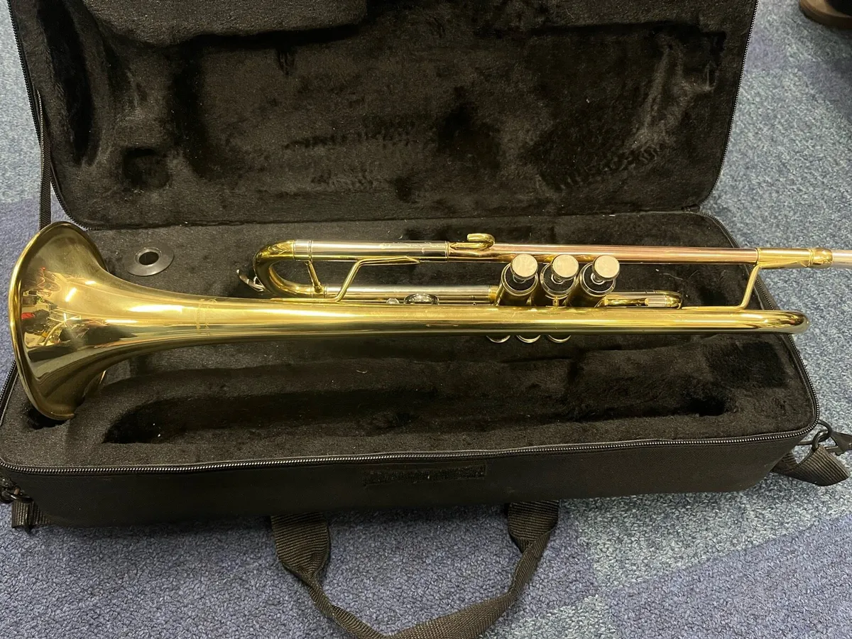 Elkart Student Trumpet - Image 3