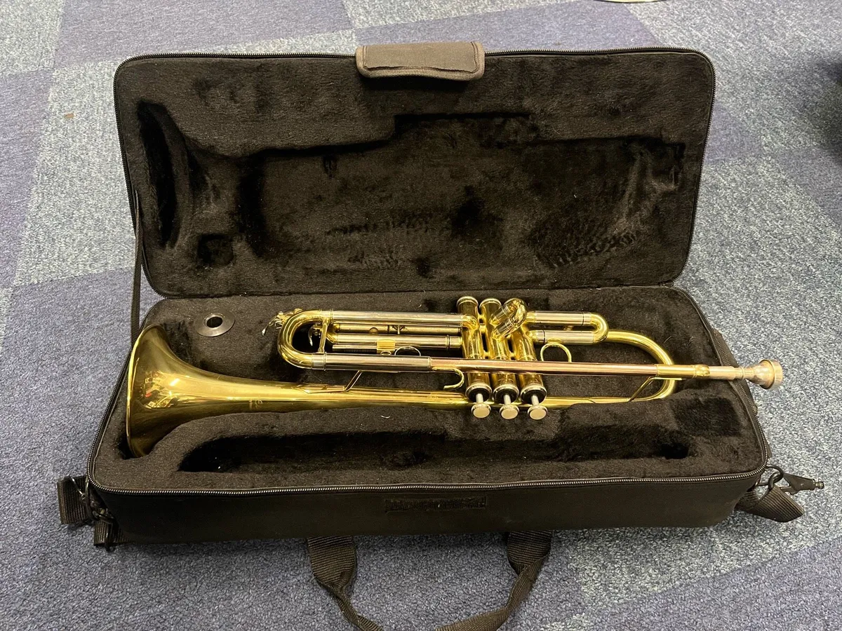 Elkart Student Trumpet - Image 1