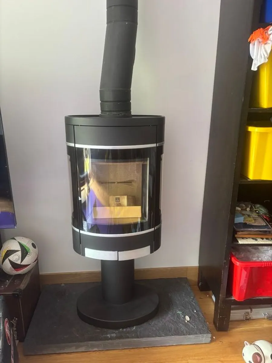 Kal-58/5 5.5 KW wood burning stove never lit - Image 2