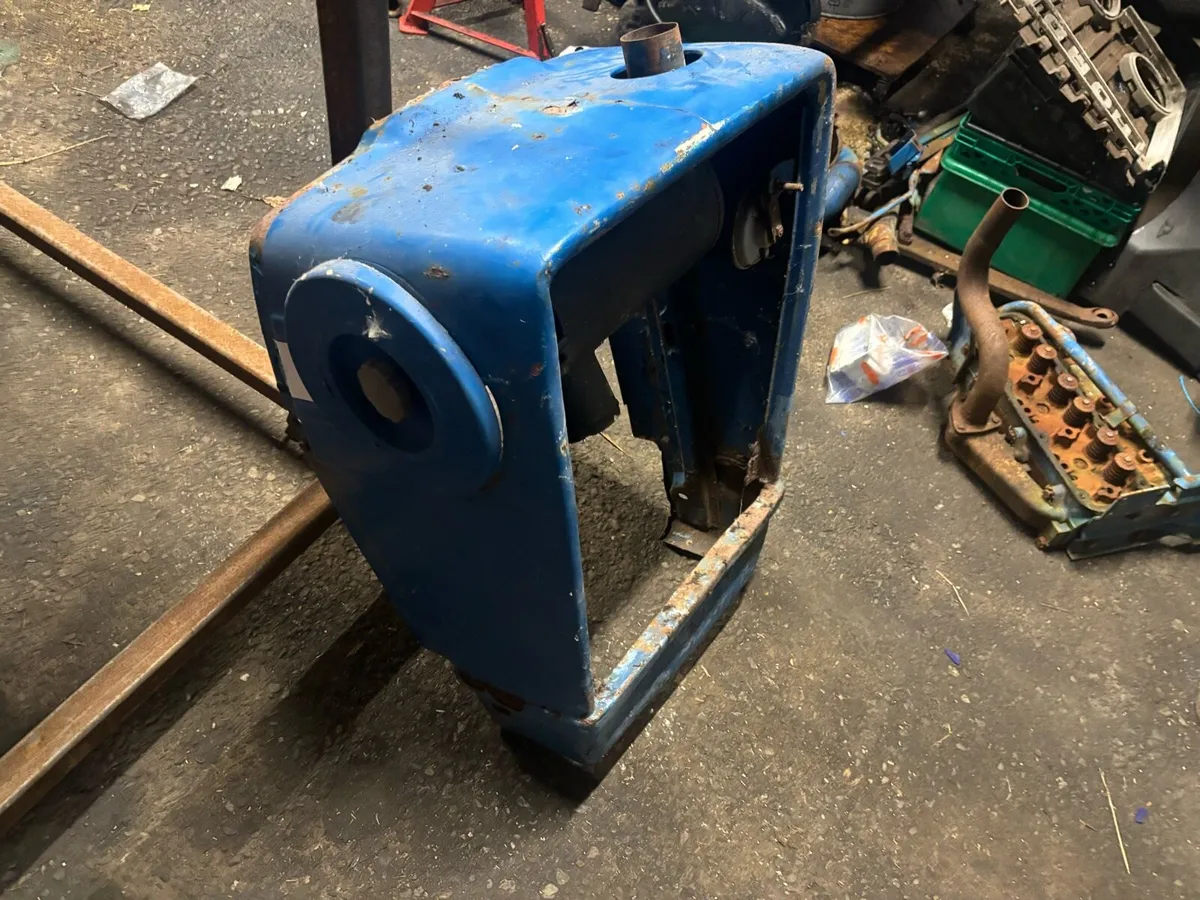 Ford tractor - Image 2