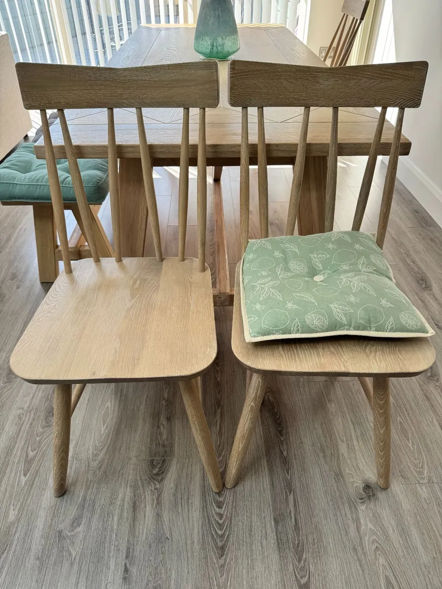 Dunmore 240cm Large Oak Dining Table - Image 3