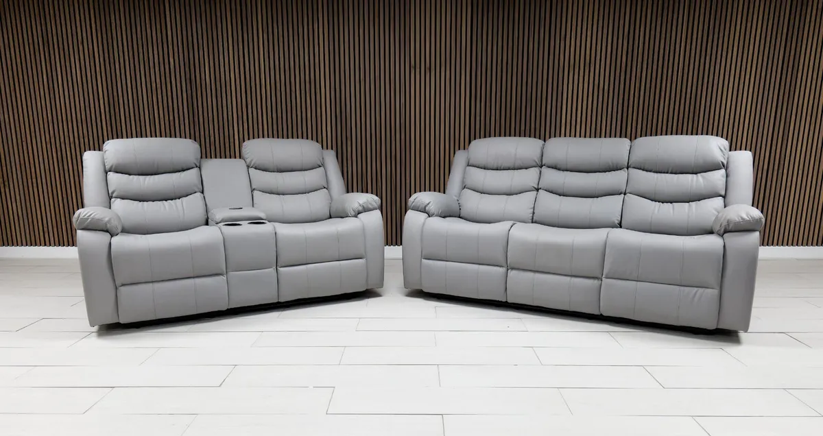 Light Grey 3+2 Leather Wireless Charging Recliner - Image 1