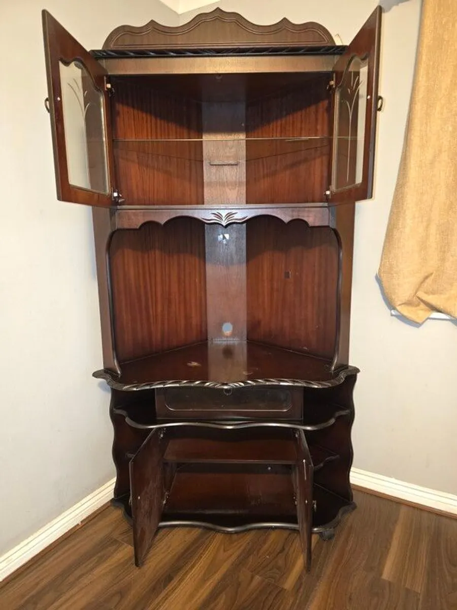 Mahony Corner Unit - Image 1