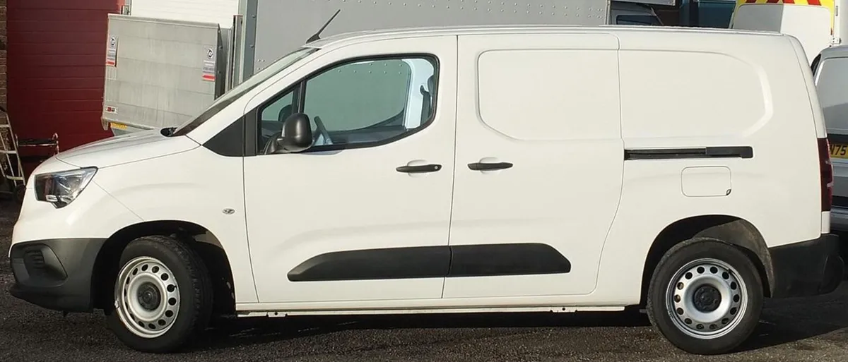 2021 Vauxhall Combo Small Panel Van - Image 4