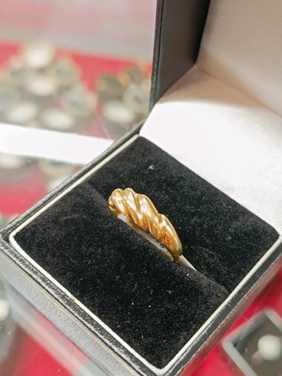 18k Yellow Gold Croissant Ring - Image 2