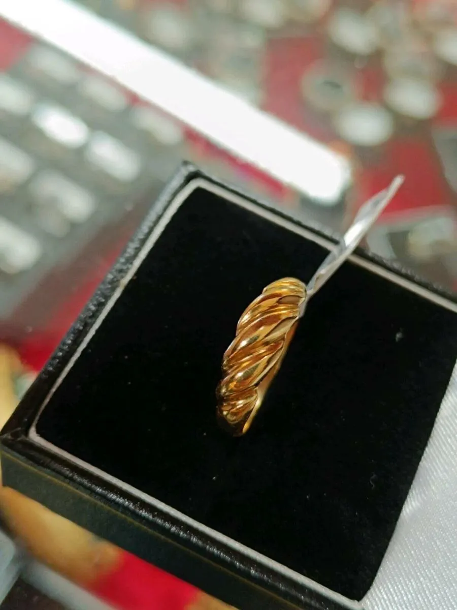 18k Yellow Gold Croissant Ring - Image 3