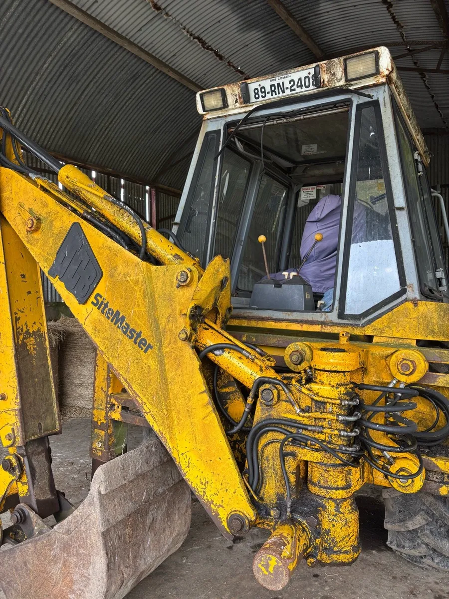 JCB - Image 4