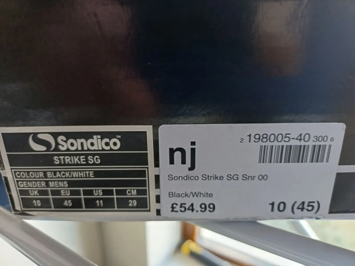 Soccer boots - Image 3